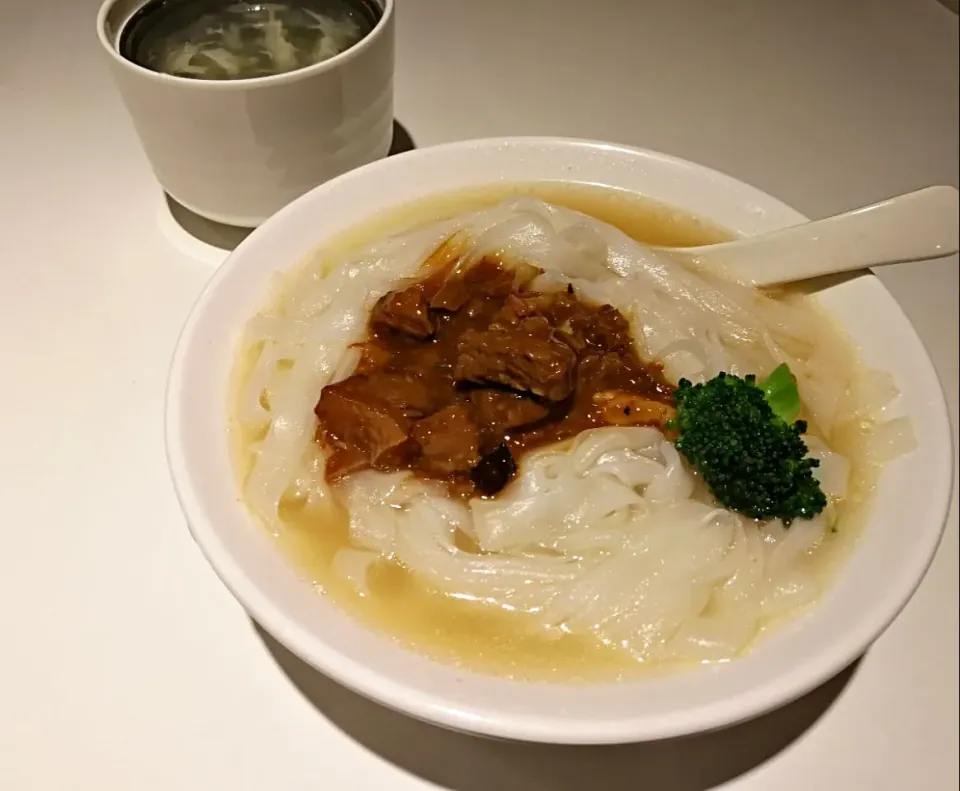 红烧牛肉河粉 金宝大厦食堂|Lilyさん