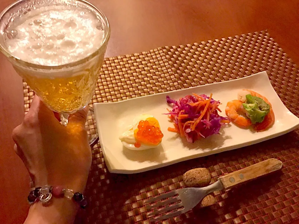 wait a moment☝"ちょっとこれで待っててね💓Deviled Egg<ﾃﾞﾋﾞﾙﾄﾞｴｯｸﾞ>･Souththern Coleslaw<南部風ｺｰﾙｽﾛｰ>･ Shrimp cocktail<ｼｭﾘﾝﾌﾟｶｸﾃﾙ>|🌈Ami🍻さん