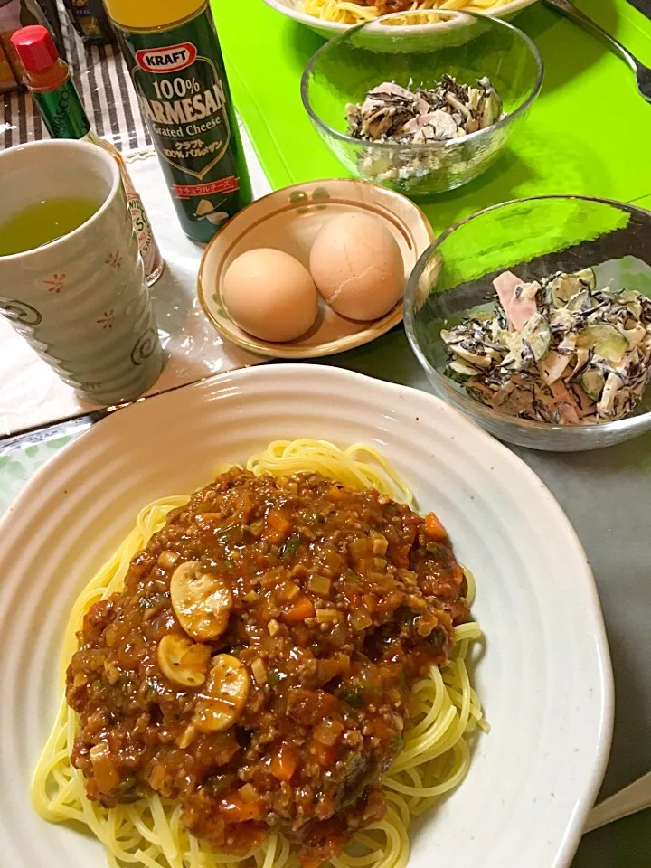 ミートソースパスタ、レンコンとヒジキのサラダ、茹で卵(*´﹀`*)|ライムさん