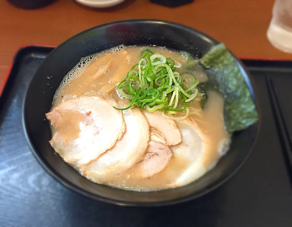 Snapdishの料理写真:あっさりとんこつラーメン|りょうえいさん