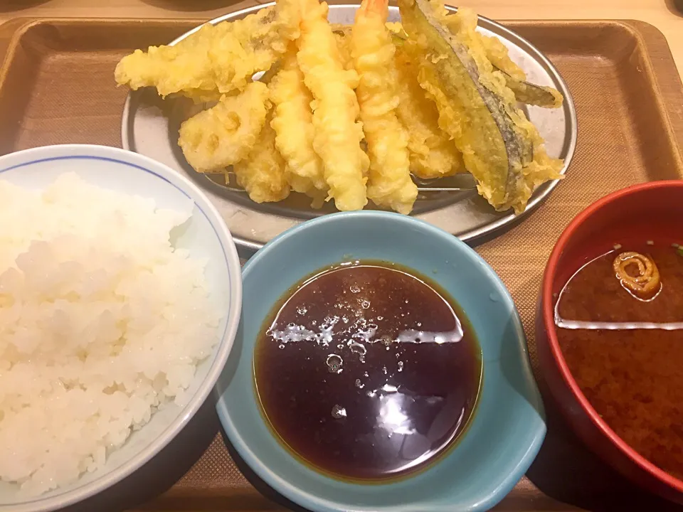 Snapdishの料理写真:えびのや定食🦐🦑|buhizouさん