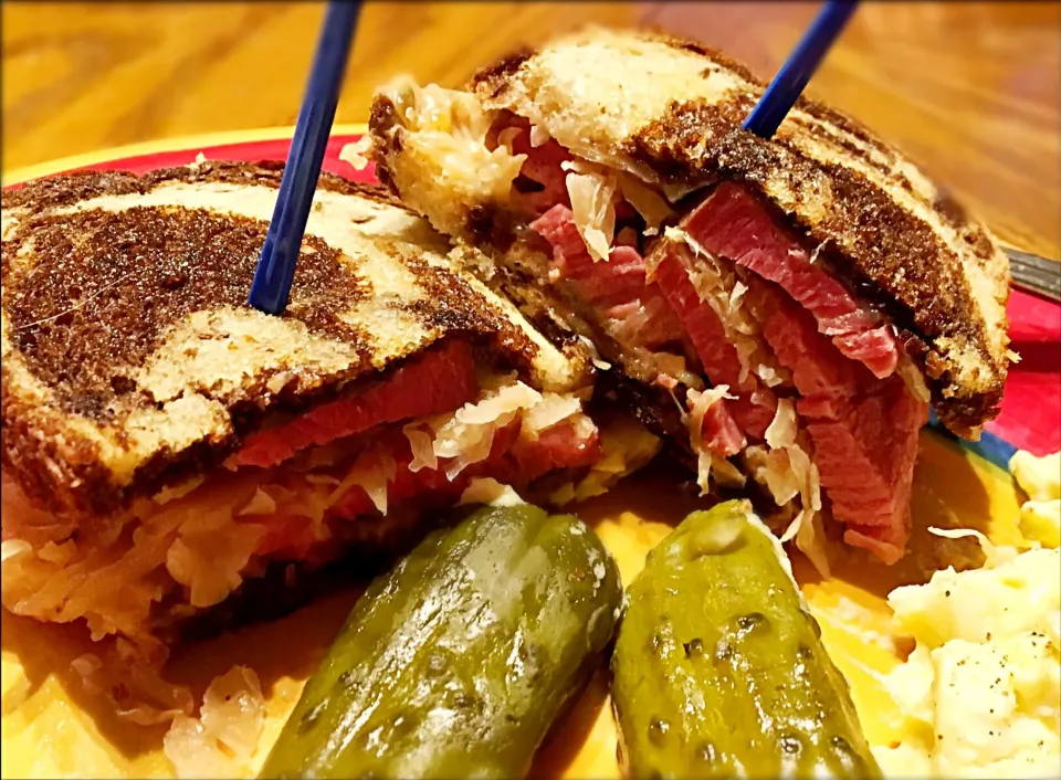 Snapdishの料理写真:Home-smoked then sous vide corned beef made into Reuben sandwiches with homemade Thousand Island dressing, Swiss cheese and sauerkraut on marbled rye.|MJRoperさん