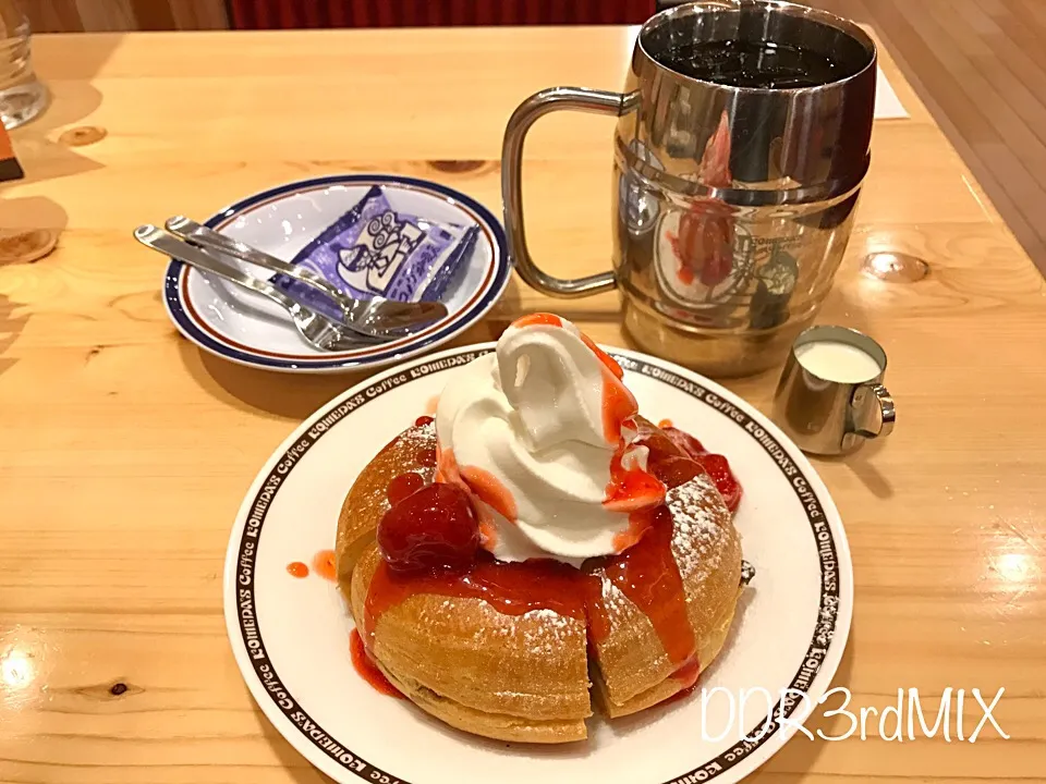 Snapdishの料理写真:コメダ珈琲店 浅草橋駅前店で期間限定のミニ小倉ノワール|ddr3rdmixさん