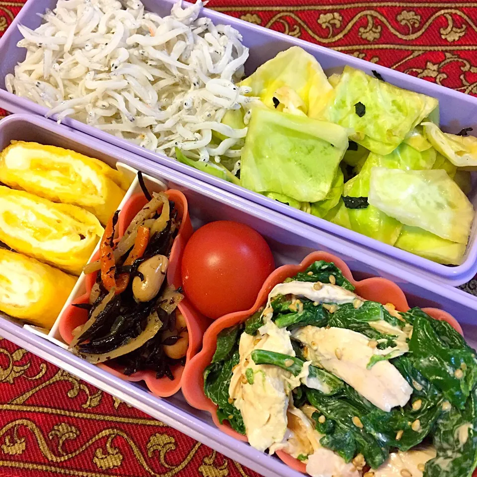 鶏ささみとほうれん草のごまマヨ和えと釜揚げしらすご飯弁当|もえさん