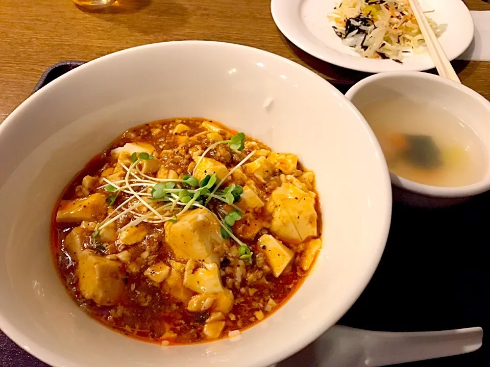 麻婆豆腐丼小 サラダバー|マハロ菊池さん