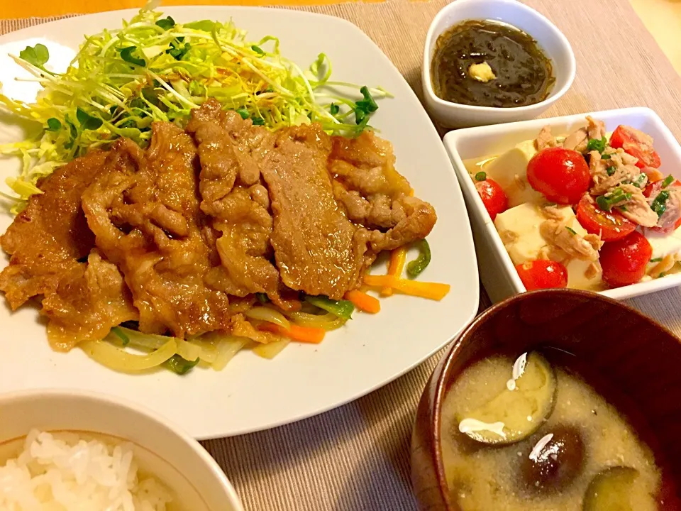 しょうが焼き・豆腐とトマトのツナ塩和え・もずく酢・ナスのみそ汁|maronyaさん