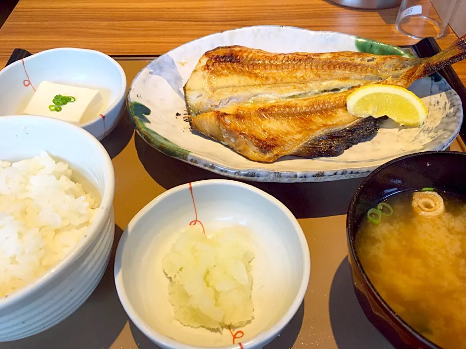 ชุดปลาฮอกเกะย่าง ほっけ定食🐟@ที่ญี่ปุ่น ร้าน YAYOIKEN やよい軒|akiさん