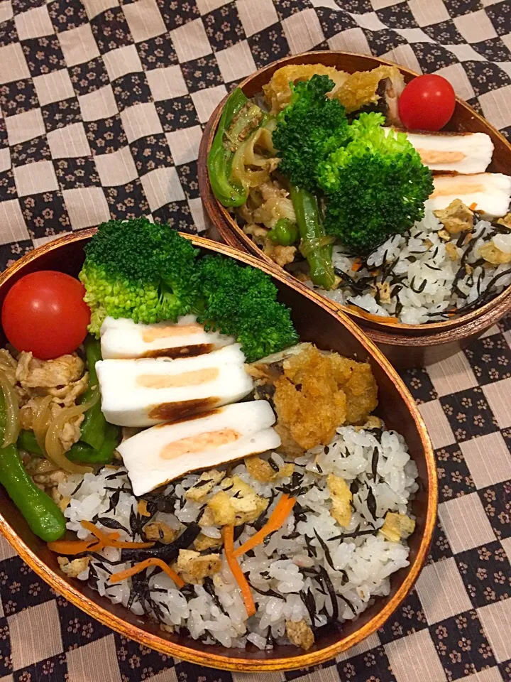 ふたり弁当

ひじき煮の混ぜ込みごはん
豚肉 獅子唐 玉ねぎの生姜焼き
明太はんぺん
椎茸の海老包みフライ
ブロッコリー
ミニトマト|ひななぎさん