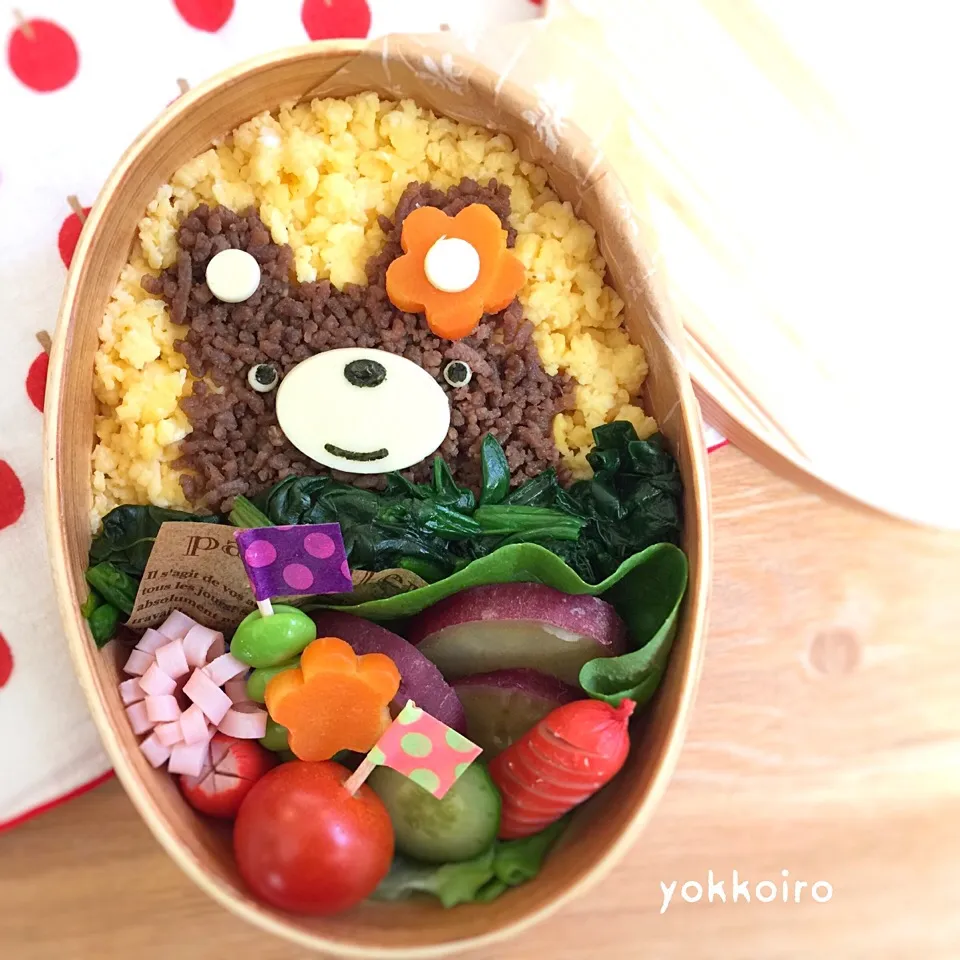 くまちゃんそぼろ弁当♩ #そぼろ弁当|yokkoiroさん