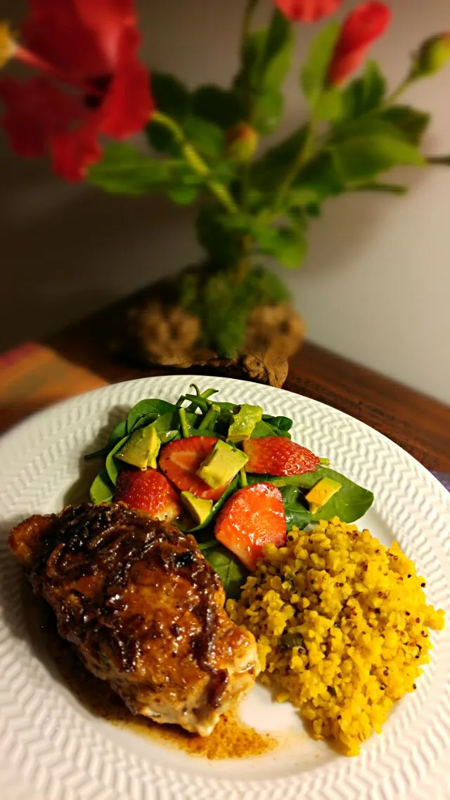 chicken stuffedbwithbgoat cheese with mushrooms, turmeric mixed grains and spiniach salad|Jiraphon Gさん