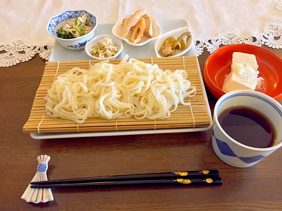 朝ごはん。冷たい稲庭うどん|もなかさん