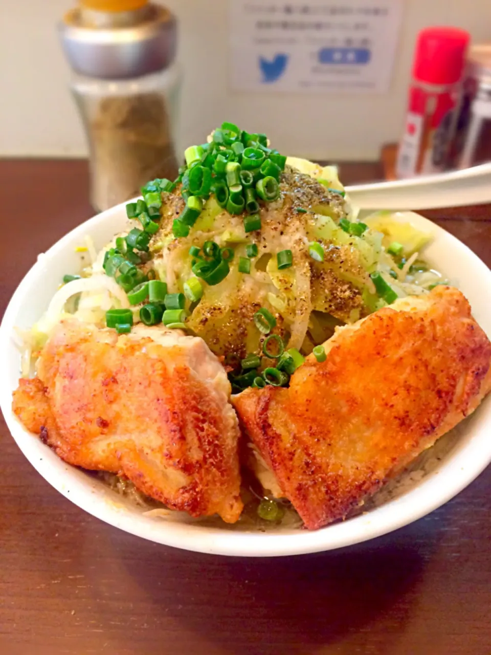 Snapdishの料理写真:とり朗 鶏増し(野菜・アブラ・魚粉)@自家製麺 鶏八郎|morimi32さん