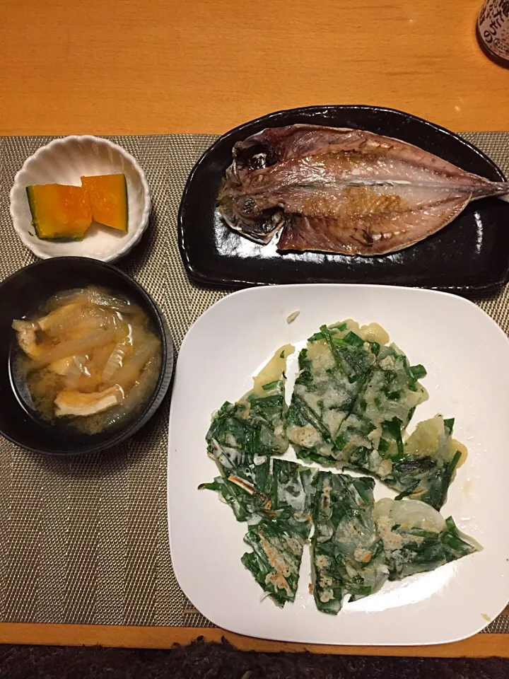 ニラと玉ねぎのチヂミ
アジの開き
かぼちゃの煮物
白菜と油揚げの味噌汁|もっちさん