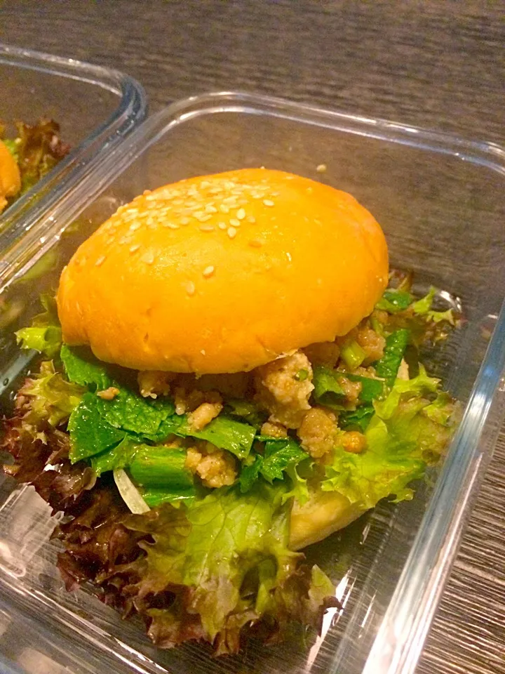 เบอร์เกอร์ลาบ Larb Burger|SaSaさん