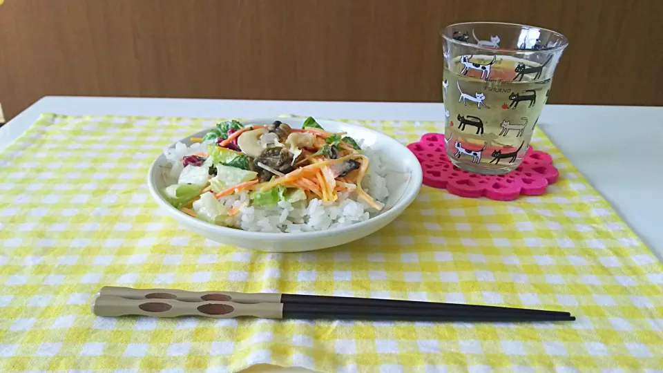 春いろサラダご飯|yayoiさん