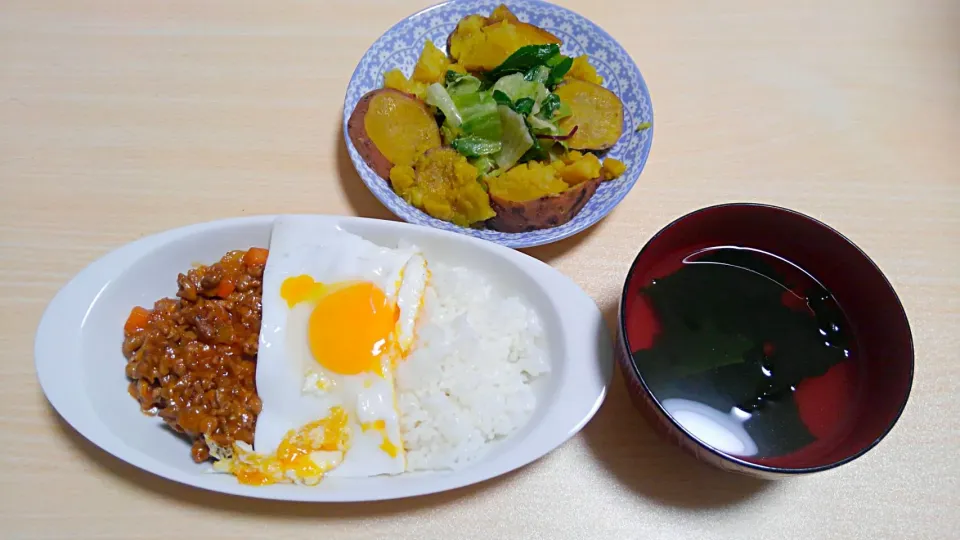 ２月１５日　タコライス　チンゲン菜のナムル　ふかしたさつまいも　わかめスープ|いもこ。さん