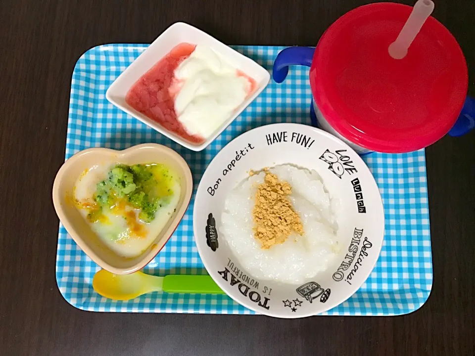 Snapdishの料理写真:2/26❁息子離乳食②
きなこ粥 大さじ3
かぼちゃシチュー🎃
(かぼちゃ小さじ2玉ねぎ小さじ2ブロッコリー小さじ1＋ホワイトソース大さじ1)
いちごヨーグルト🍓大さじ2.5|つんさん