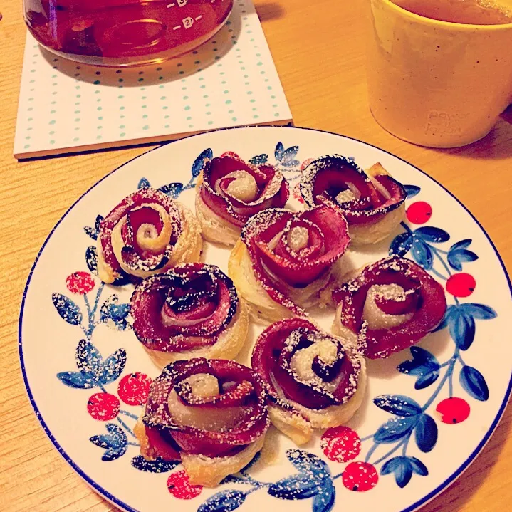 Snapdishの料理写真:アップルパイ 薔薇🌹みたいにしたの|太陽ちゃんさん