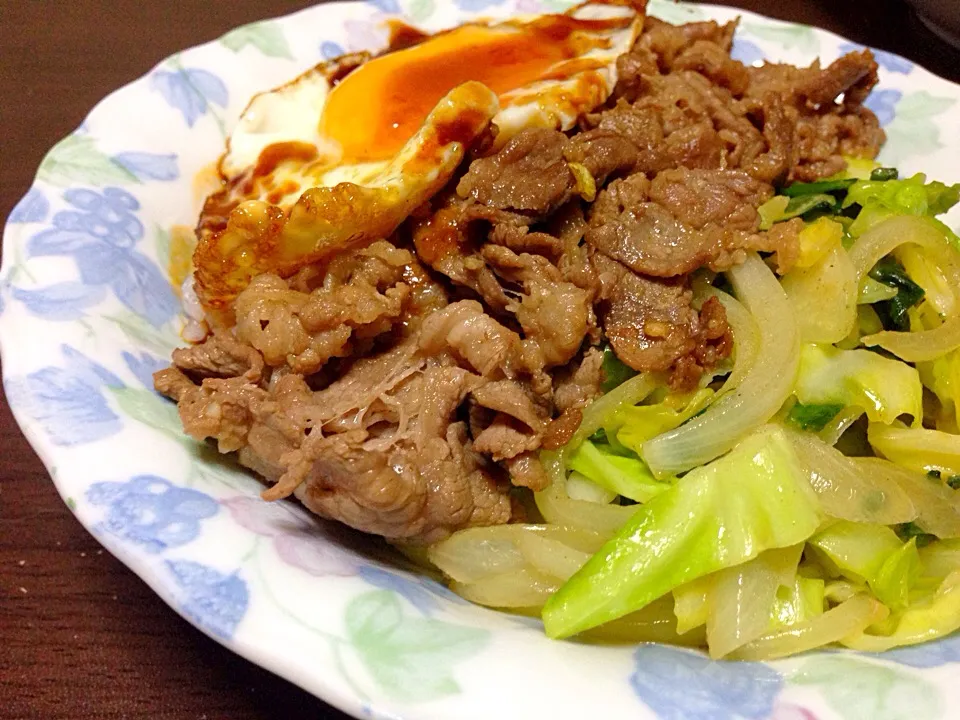 焼肉×野菜炒め丼|こんこんさん