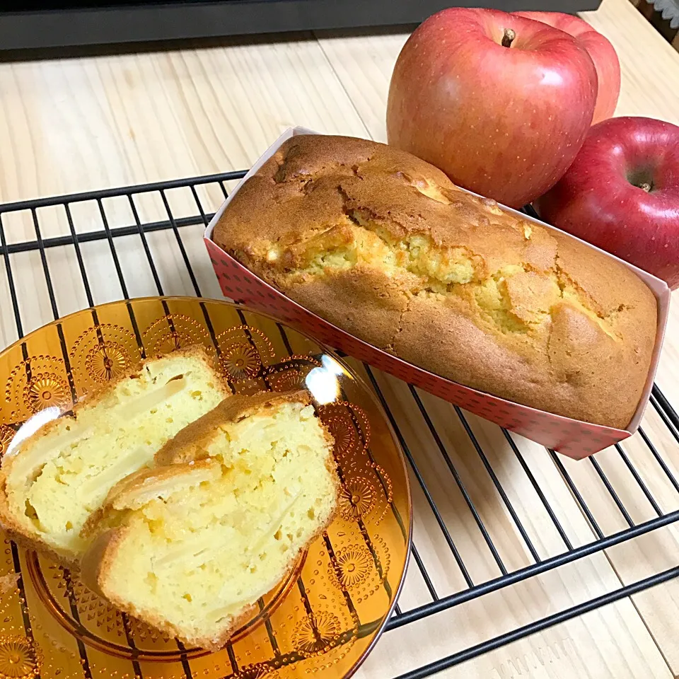 Snapdishの料理写真:りんごのパウンドケーキ🍎|＊C＊さん