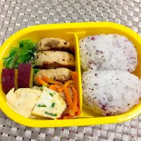 Snapdishの料理写真:1歳4ヶ月の息子くんのお弁当🍱

今日はちょっと長めの一時保育やけど
頑張れ〜〜(*'▽'*)|えりえいたさん