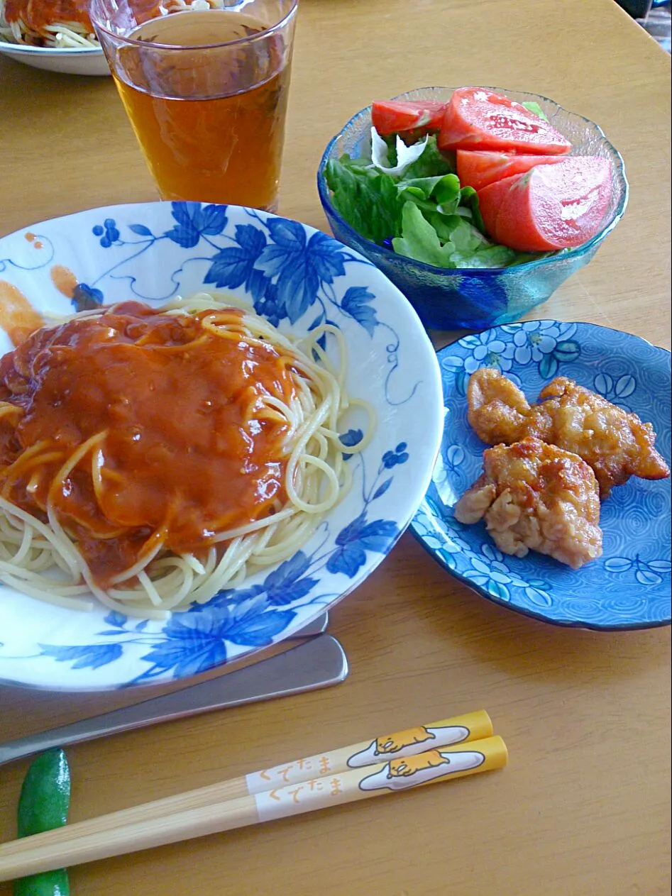 レトルトミートソースでパスタと買った唐揚げ♪|しまだ ちえこさん