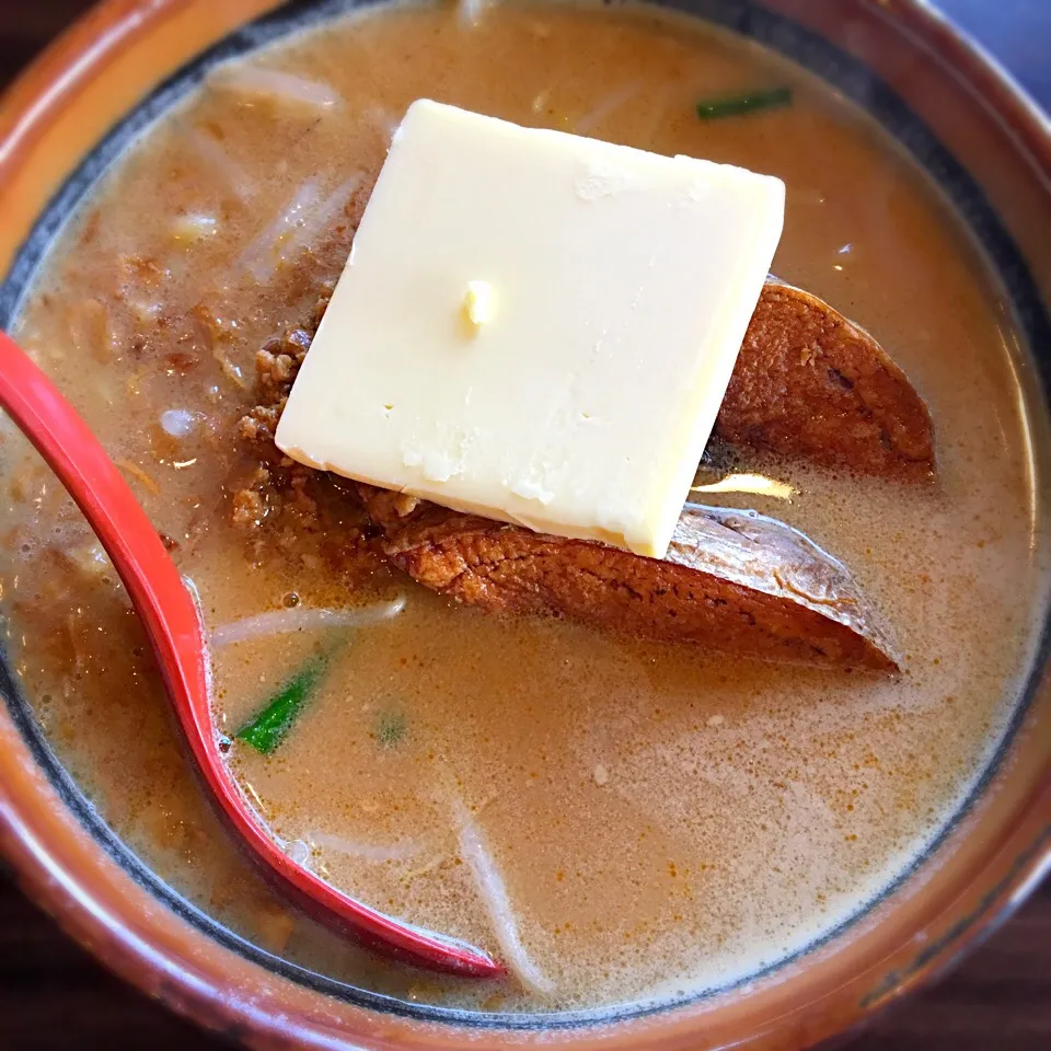 北海道味噌 超バターらーめん@麺場 田所商店|masaumeさん