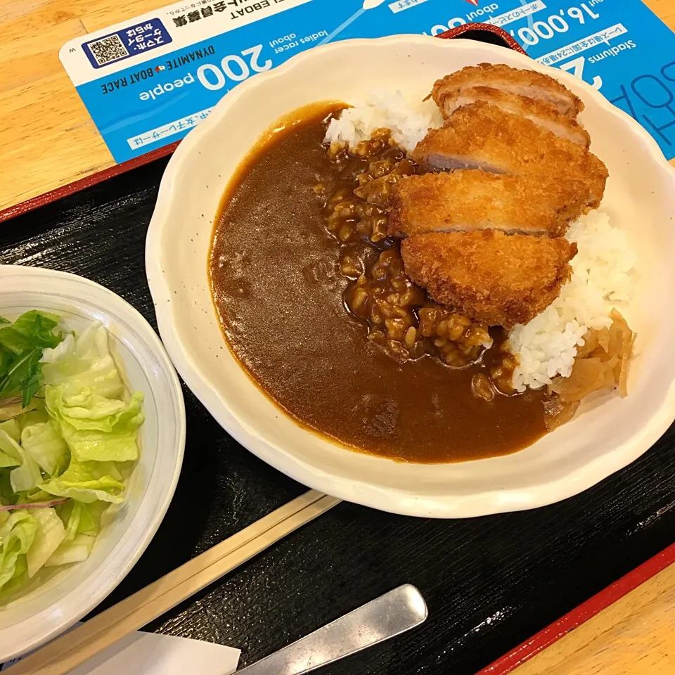 白浜からの帰りのランチ‼︎
#お昼ごはん #昼ごはん #lunch #カレー #カレーライス #カツカレー|Yoshinobu Nakagawaさん