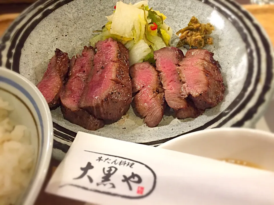 Beef tongue cuisine
厚切り牛トロたん定食|Noriyuki Saitoさん