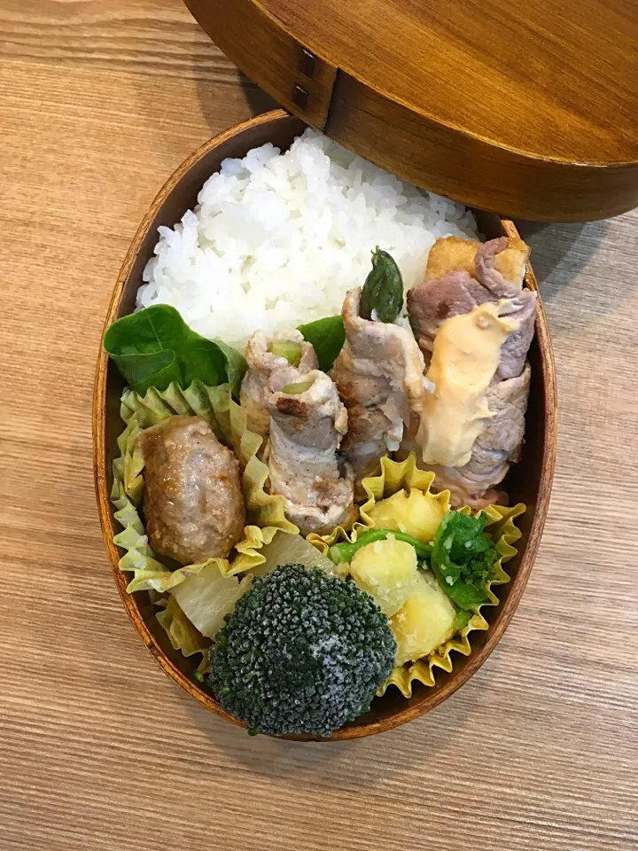 旦那さんのお弁当♪  コストコの大袋のおとなのふりかけを事務所に置く！と言い出したからご飯のお供はなし。2017年2月27日|Momo Hanaさん