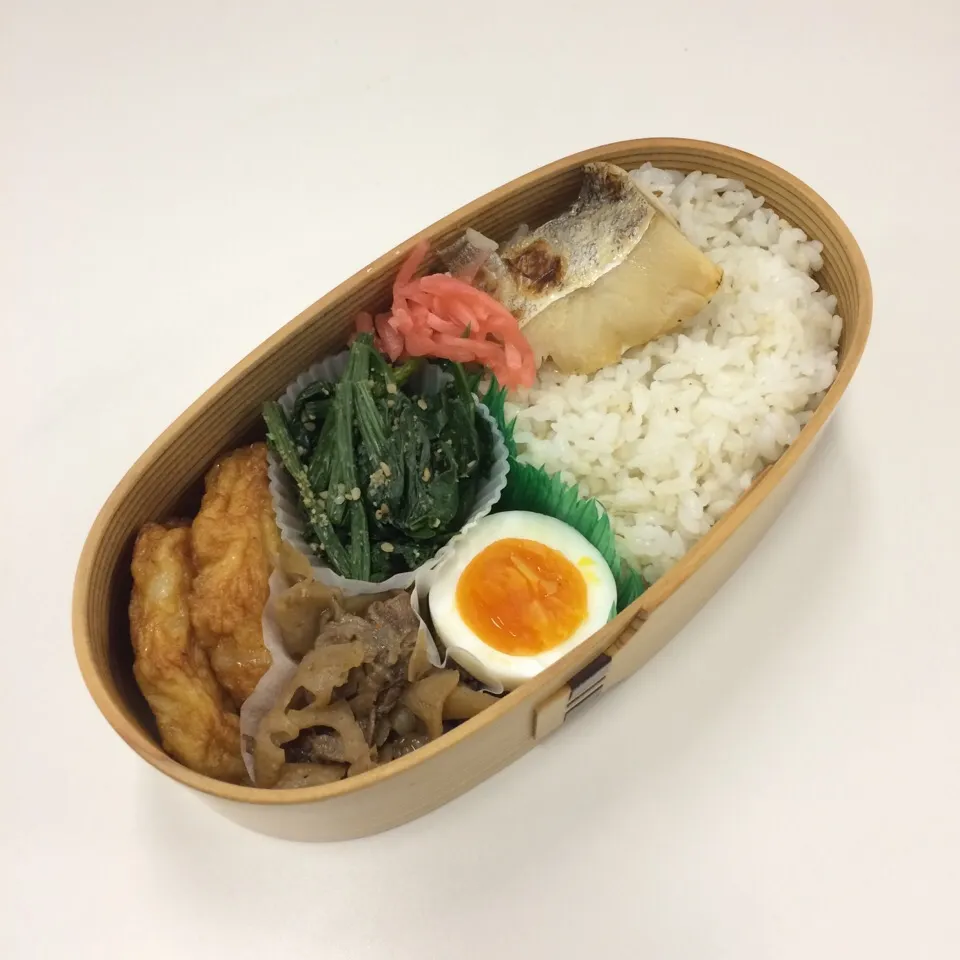 弁当（鱈麹焼き、玉ねぎ天、牛肉蓮根きんぴら、ゆで玉子、ほうれん草胡麻和え、紅生姜）|SasaMasa213さん