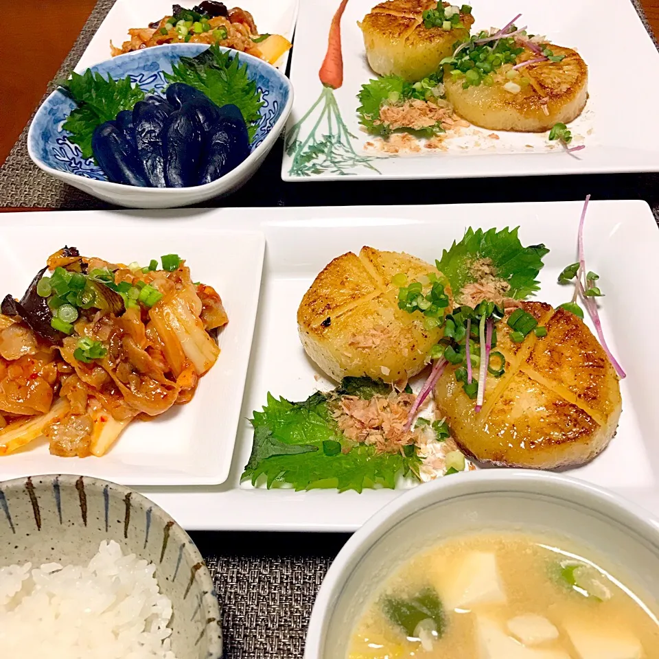 ガッツリ男飯❣️
豚キムチ🐖と大根ステーキ|シュトママさん