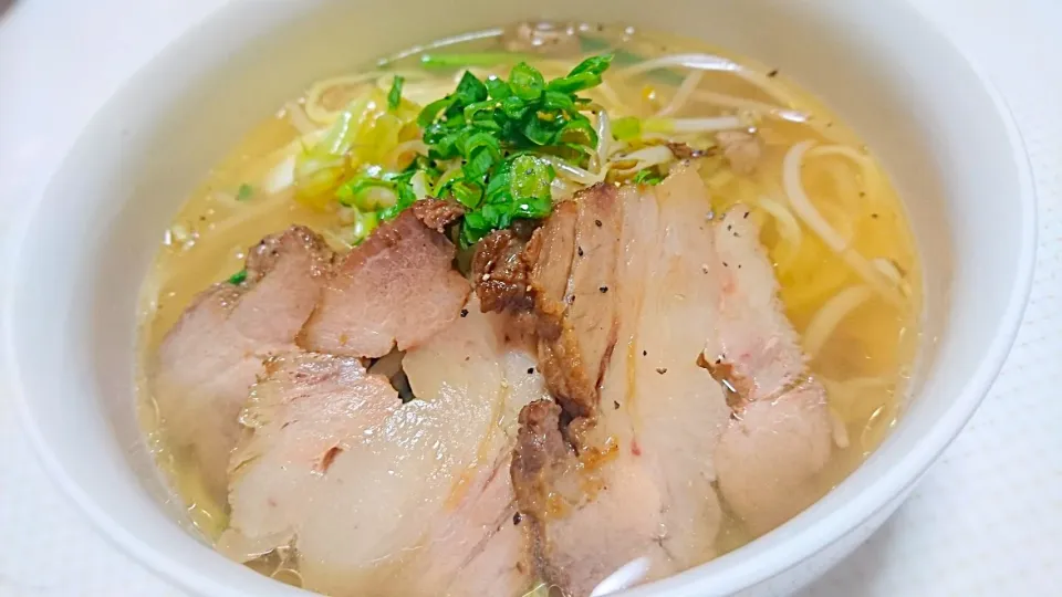 Snapdishの料理写真:🍜手作りチャーシューでチャーシュー麺🍜|じょうさん