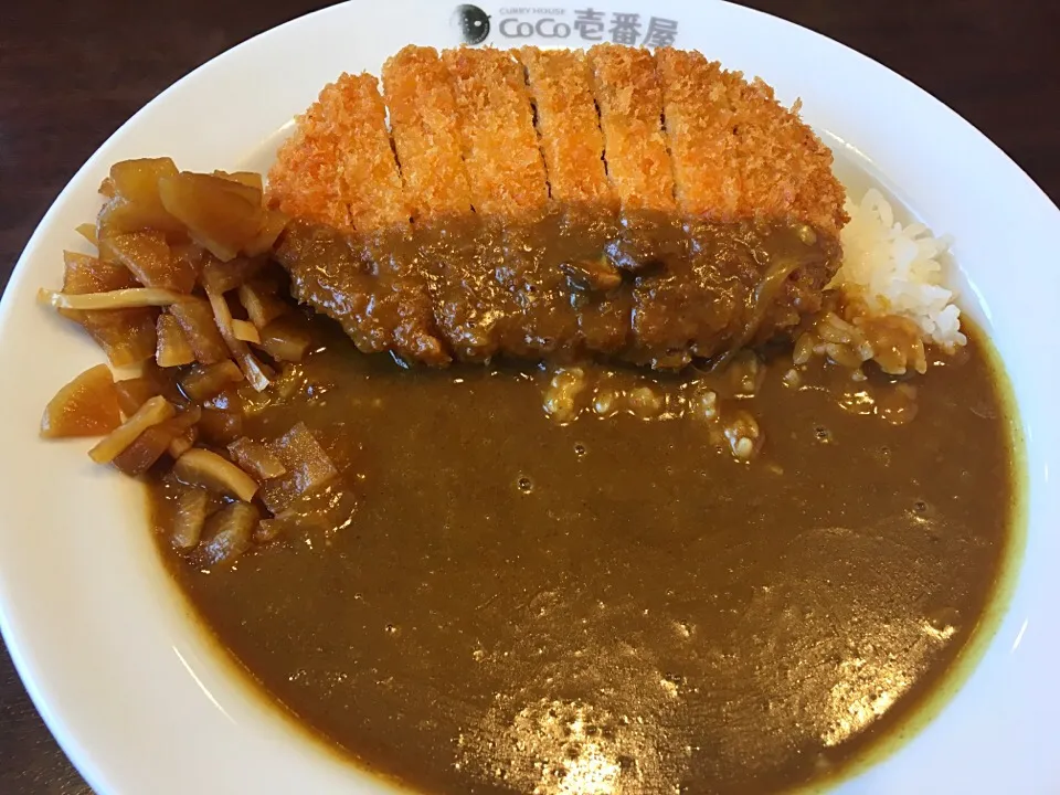 昼飯は久々にCoCo壱でロースカツカレー🍛|フージさん