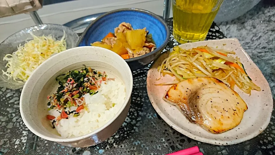 Snapdishの料理写真:2017-02-27夜❤肉じゃが、カジキのソテー|一人暮らしごはん🍴さん