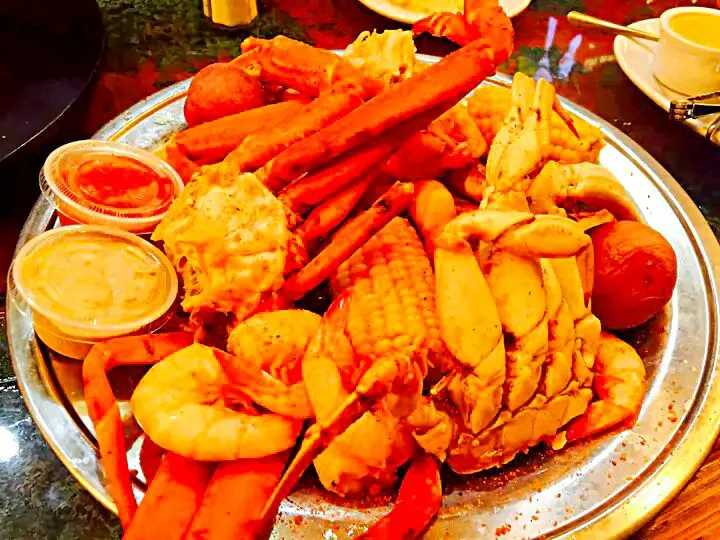 Boiled Seafood Platter at Willies in Baton Rouge, La
 #Seafood #Vegetable Corn #Shellfish #Main dish|Alisha GodsglamGirl Matthewsさん