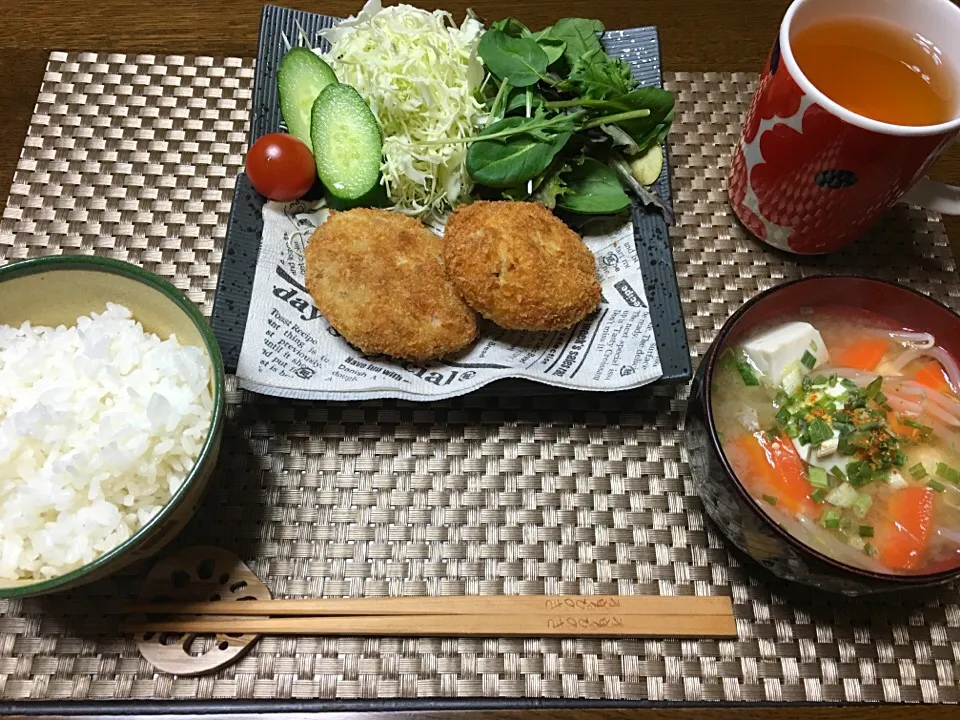 #コロッケ#もやしとにんじんと豆腐のお味噌汁|yuriさん