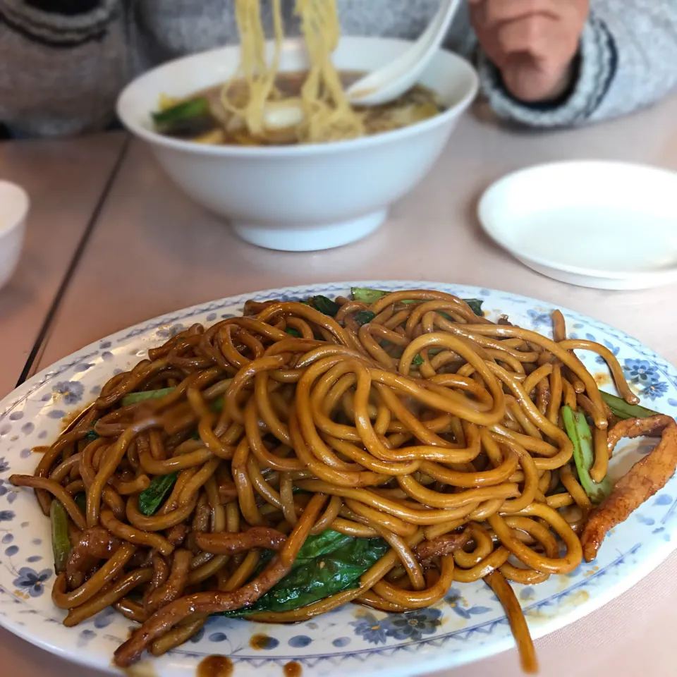 横浜中華街 その2  萬来亭の上海焼きそば|シュトママさん