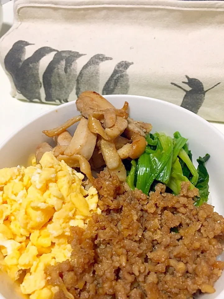 鶏そぼろ丼 #鶏そぼろ #卵そぼろ #てりやきチキン|s2risaさん