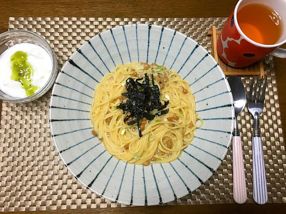 #納豆豆乳クリームパスタ#ヨーグルトキウイソースがけ|yuriさん