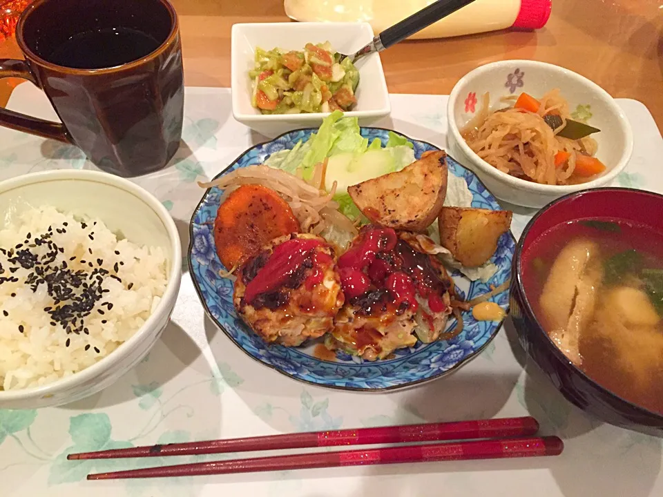 ホットプレートで作るキャベポークバーグと、温野菜たち|にゃふてんさん