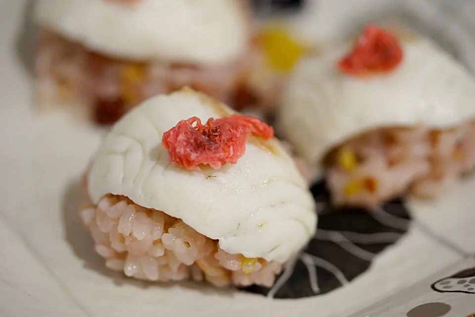 鯛の桜飯手毬寿司をさらに蒸したもの|ユキ❄︎ミライさん