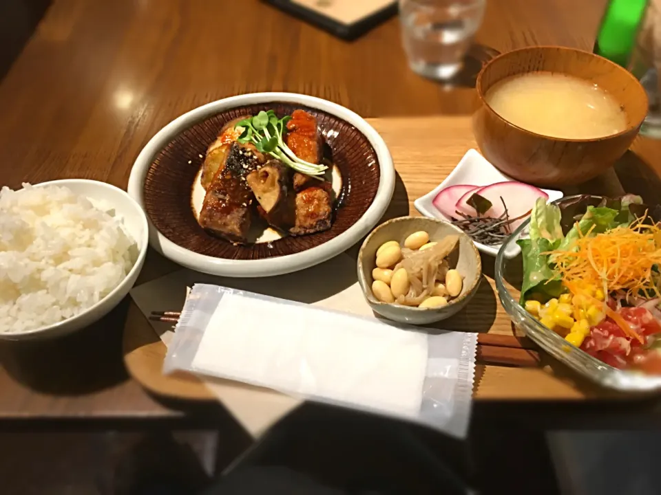 オガワカフェの晩ごはん(ブリの竜田揚げ韓国風ダレの定食|datemakiさん