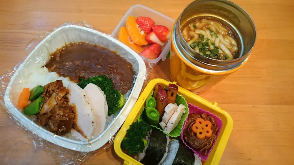 Snapdishの料理写真:3月2日カレーライス弁当&カレーうどんとミニおにぎり弁当|あけみさん