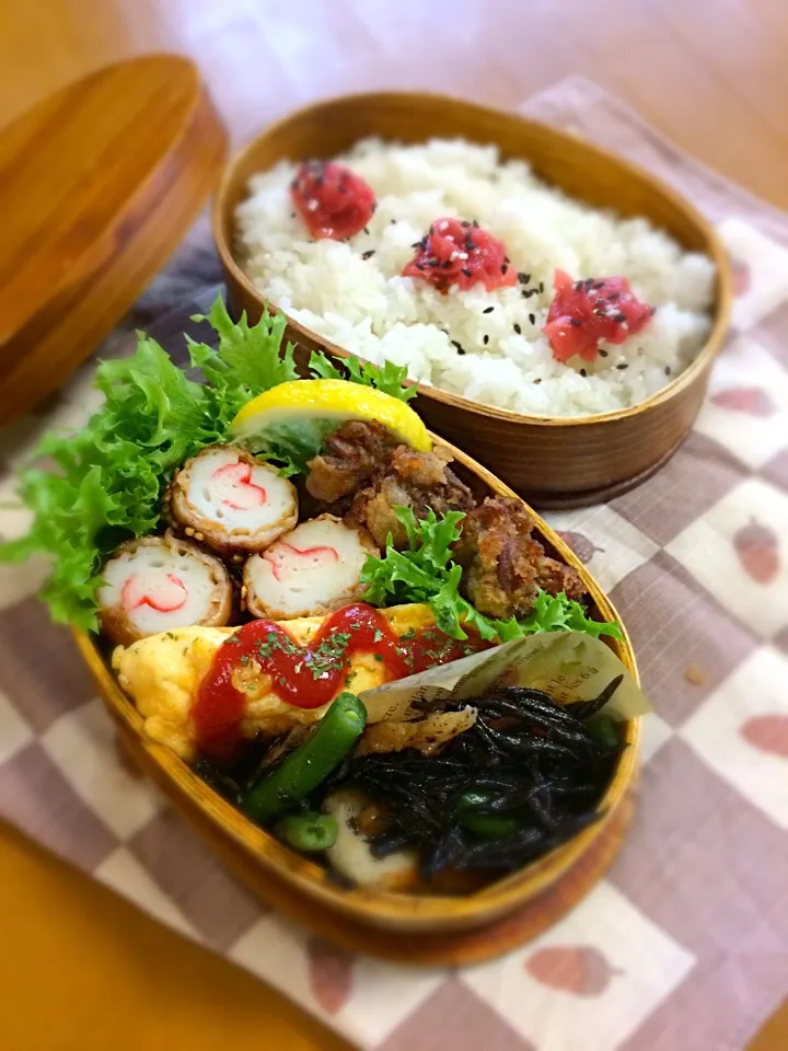 わたくし弁当🎶
竹輪の肉巻きカニカマ入り
砂肝の唐揚げ
プレーンオムレツ
ひじきの煮物|BooBooさん