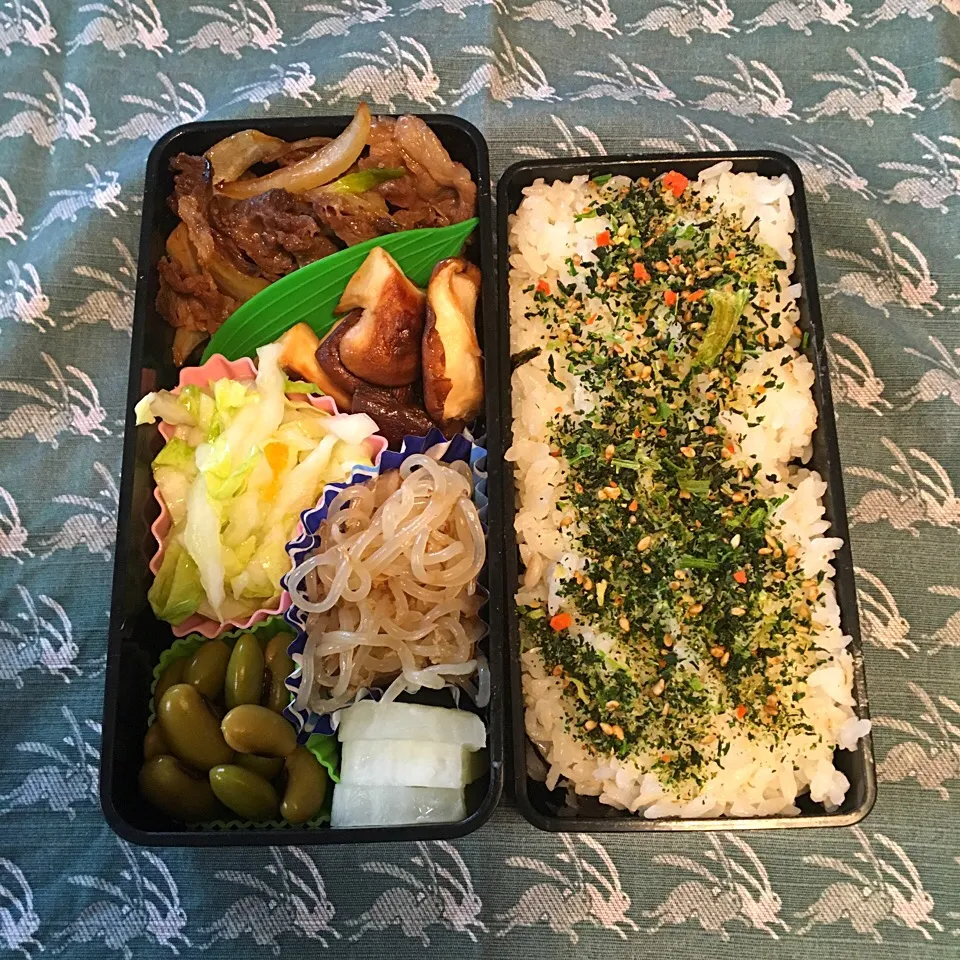 Snapdishの料理写真:3/2
牛肉の甘辛炒め
椎茸のバター醤油炒め
白菜の柚子塩和え
しらたきのおかか煮
浸し豆
べったら漬（市販）|aichanさん