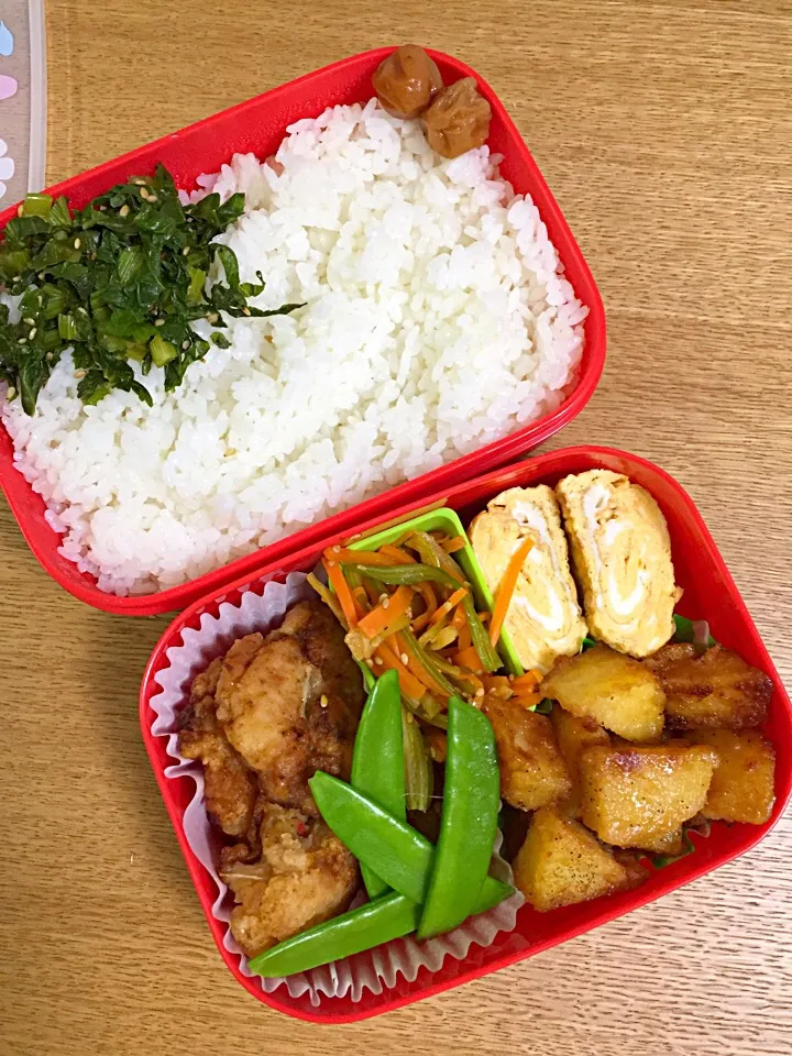 #今日のお弁当

唐揚げ
セロリ人参のきんぴら
卵焼き
ころころじゃがいも|2493さん