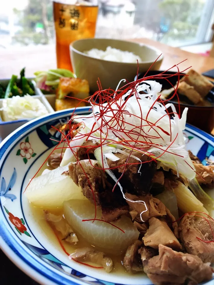 青首大根と本マグロのアラ煮定食♡|ちぃちゃんさん