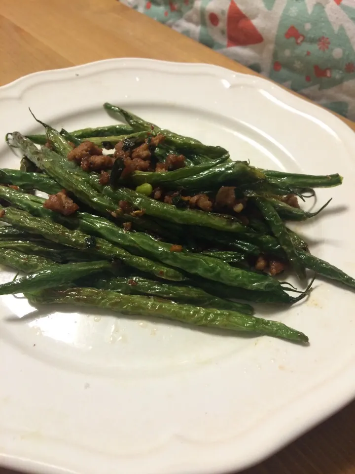 Snapdishの料理写真:揚げインゲンとひき肉の炒め物|ハイさん