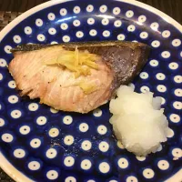 Snapdishの料理写真:ブリ塩焼き|さるとらさん